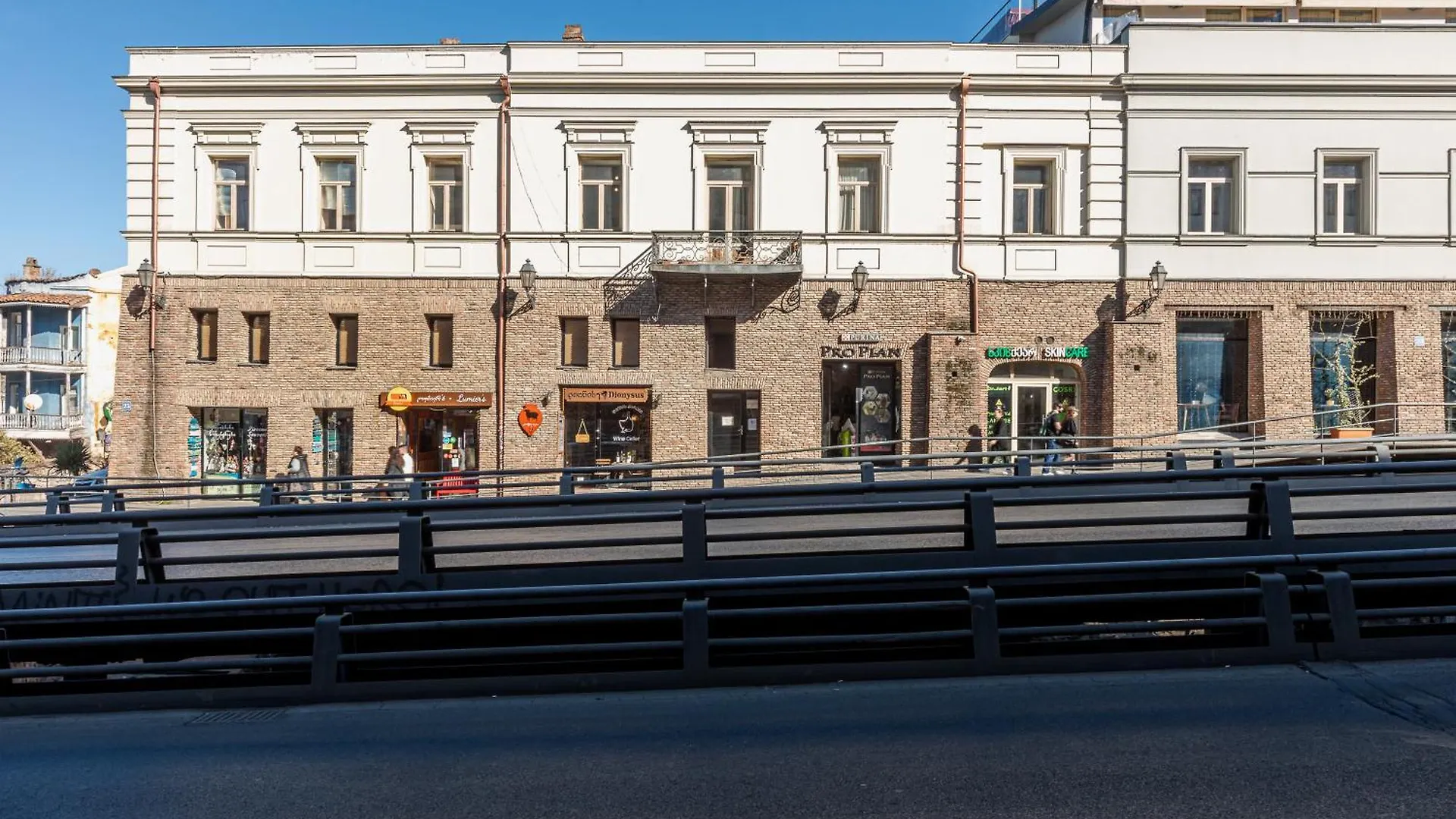 Pushkin 25 Home contacts